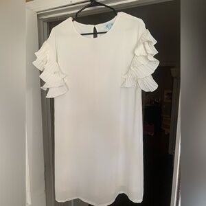 White mini double pleated sleeve